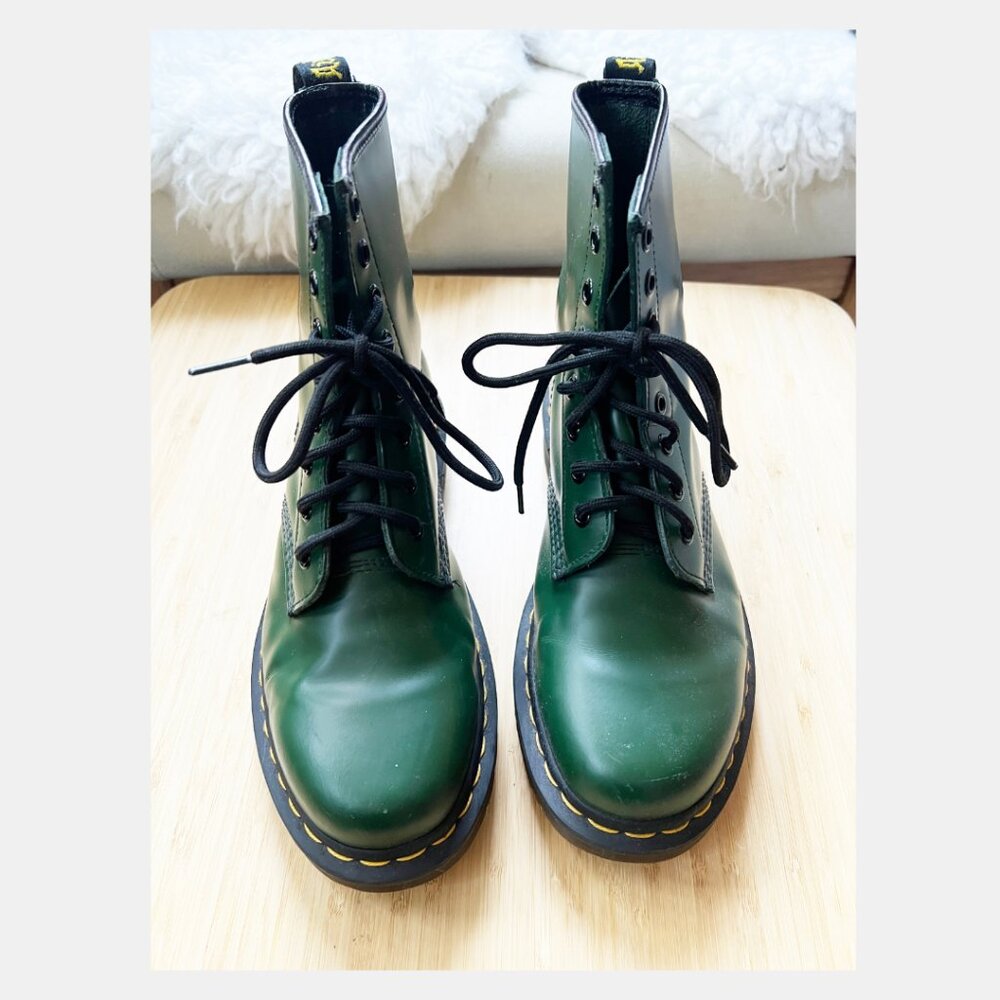DR MARTENS - 1460 Smooth Leather Lace Up Boots in Green